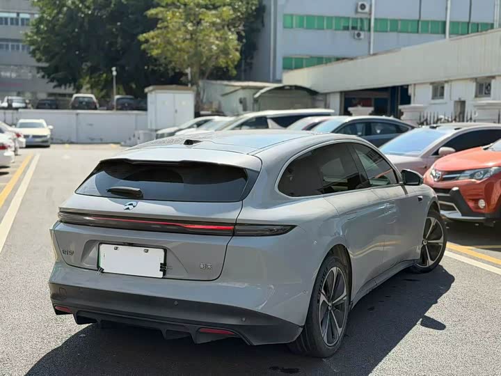 Фото 9 - Nio ET5T