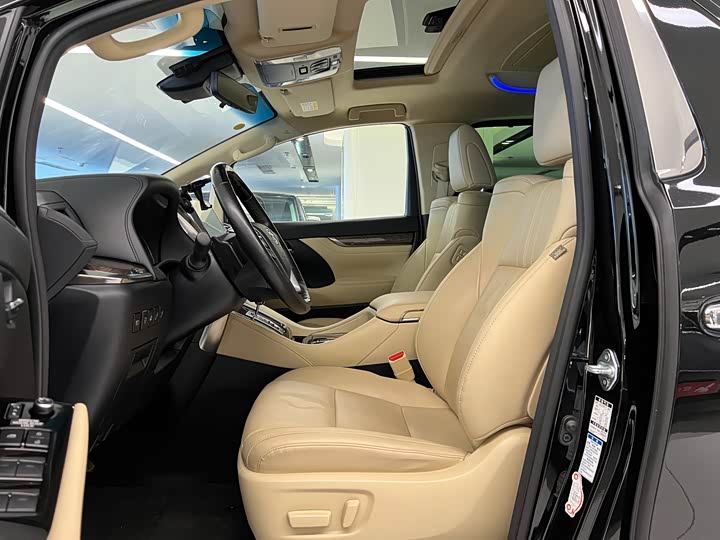 Фото 7 - Toyota Vellfire