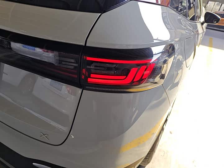 Фото 8 - Volkswagen ID.4 X