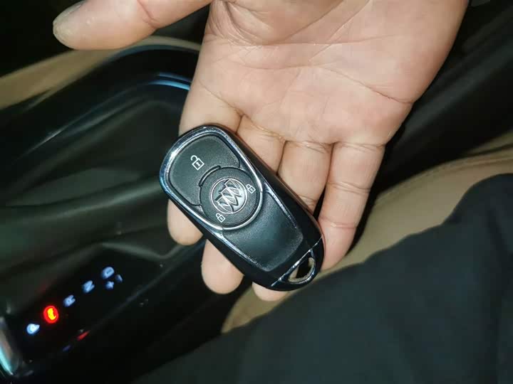 Фото 9 - Buick GL6