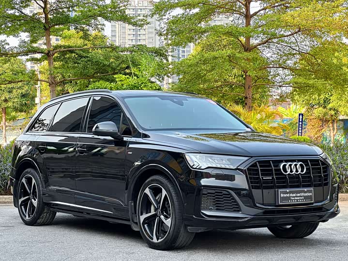 Фото 3 - Audi Q7