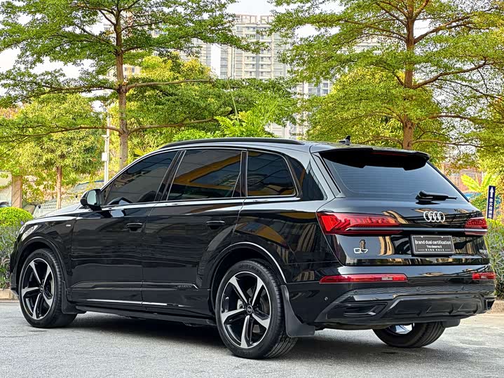 Фото 5 - Audi Q7