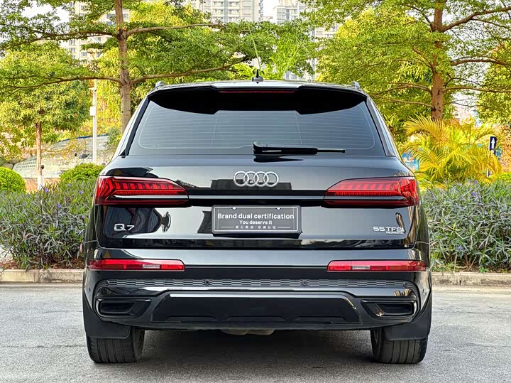 Фото 6 - Audi Q7