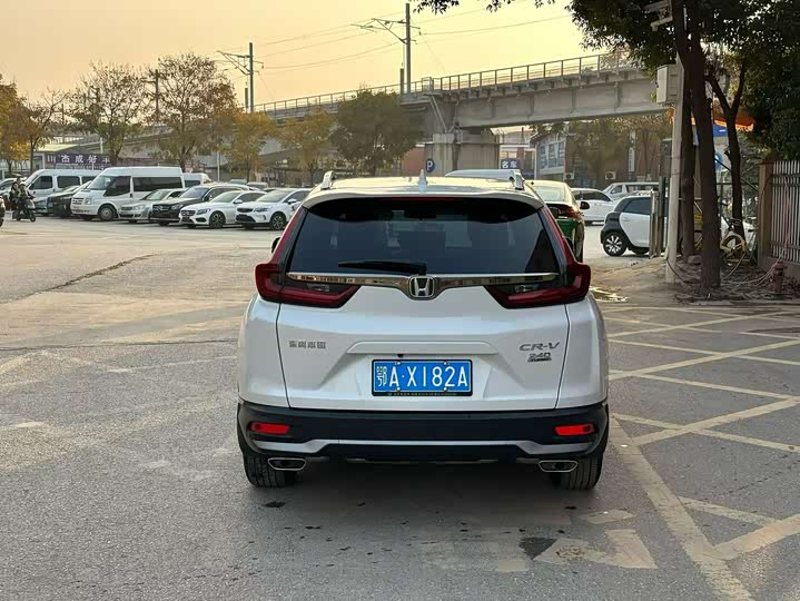 Фото 8 - Honda CR-V