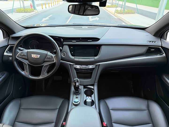 Фото 9 - Cadillac XT5