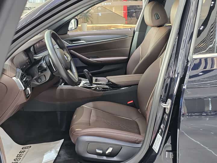 Фото 5 - BMW 5 Series