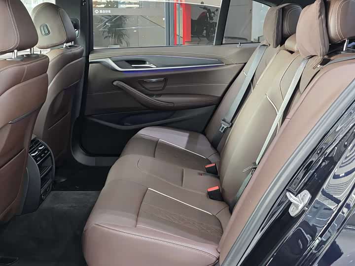 Фото 9 - BMW 5 Series