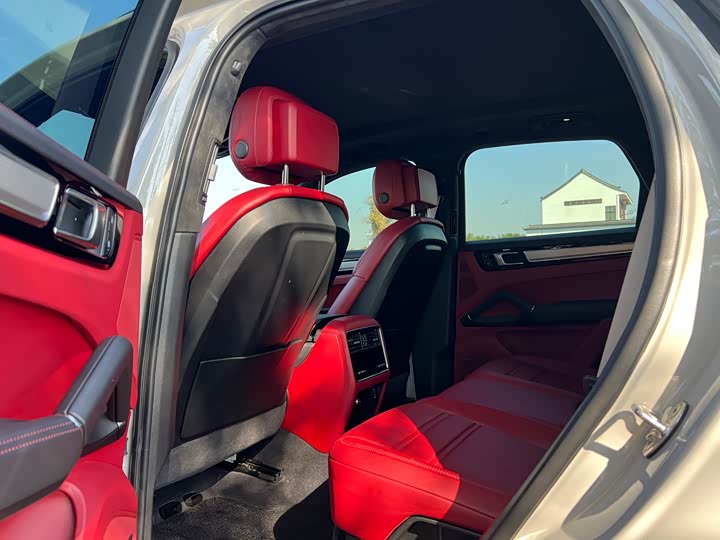 Фото 5 - Porsche Cayenne Hybrid