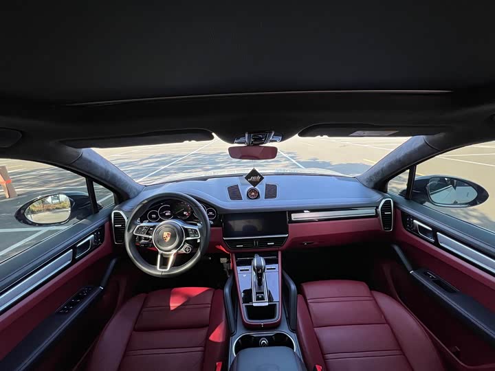 Фото 8 - Porsche Cayenne Hybrid