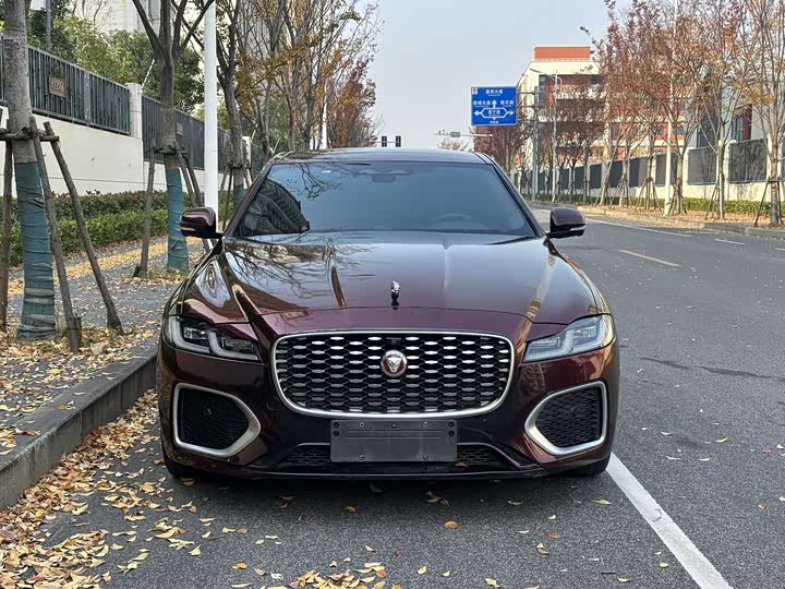 Фото 2 - Jaguar XF L