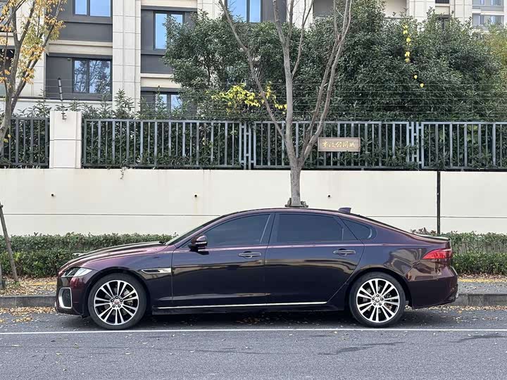 Фото 3 - Jaguar XF L