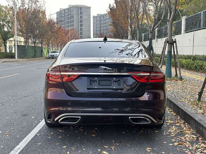 Фото 4 - Jaguar XF L