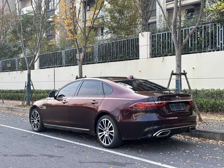 Фото 5 - Jaguar XF L