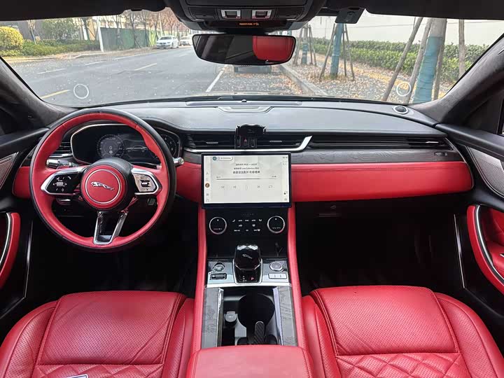 Фото 9 - Jaguar XF L