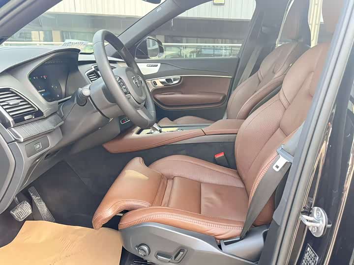 Фото 5 - Volvo XC90