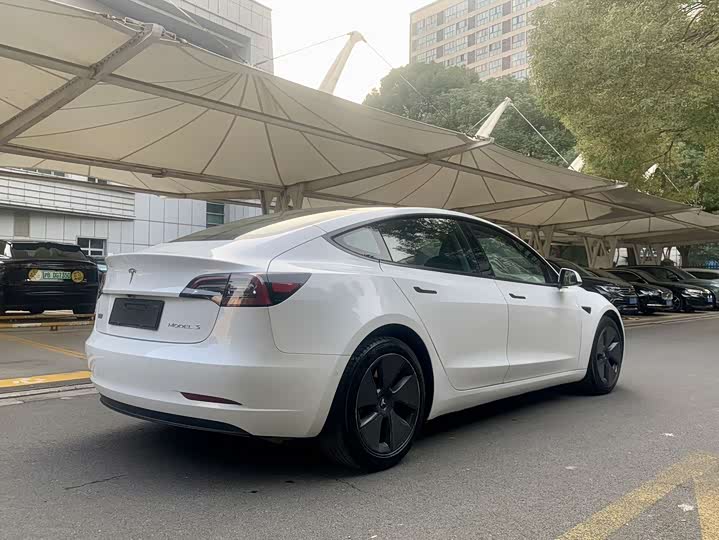 Фото 5 - Tesla Model 3