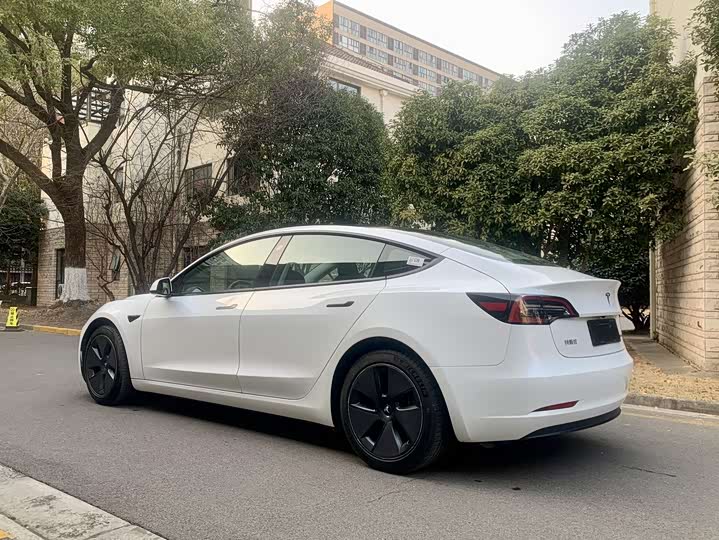 Фото 7 - Tesla Model 3
