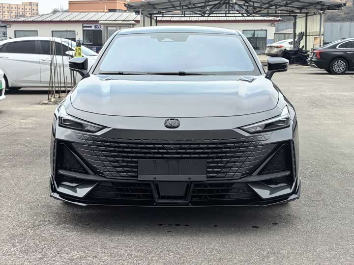 Фото 1 - Changan UNI-V