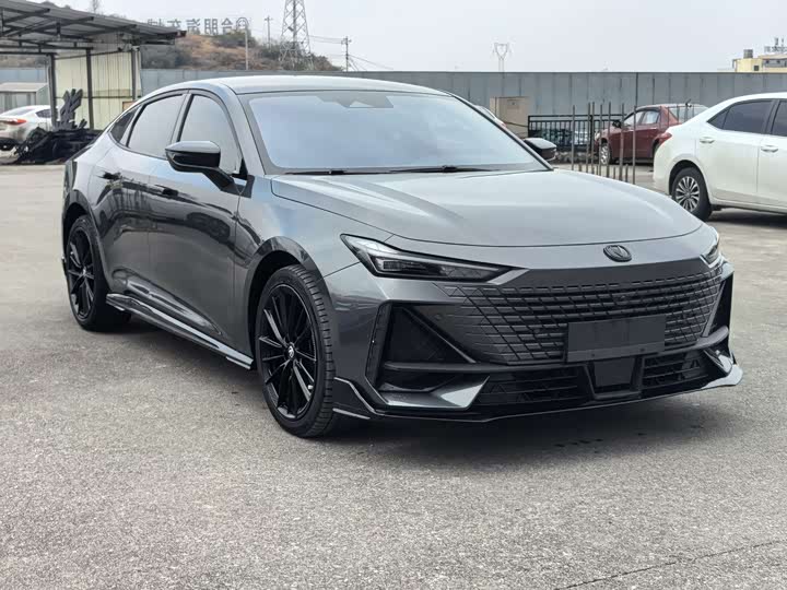 Фото 3 - Changan UNI-V