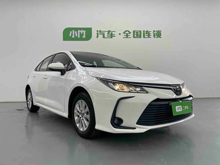 Фото 3 - Toyota Corolla