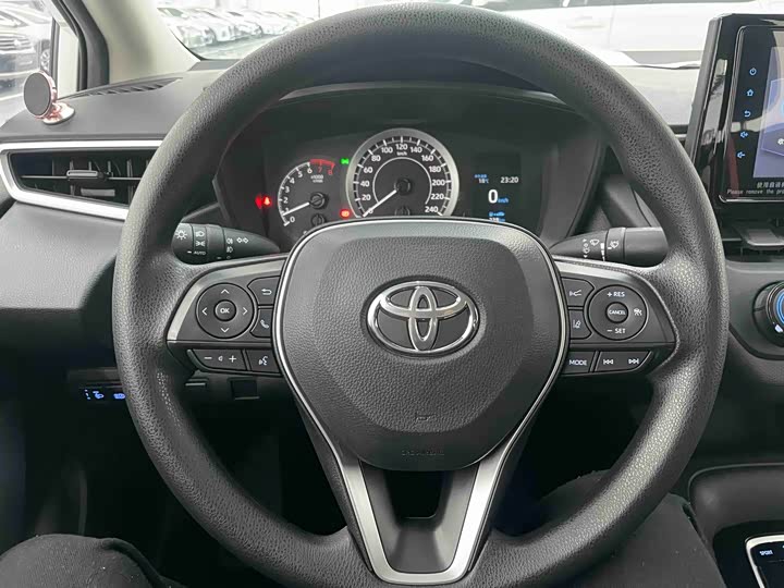 Фото 8 - Toyota Corolla