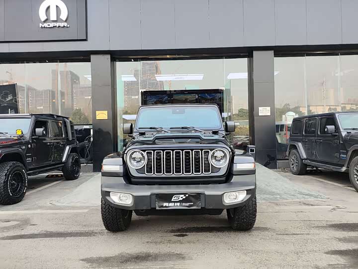 Фото 2 - Jeep Wrangler