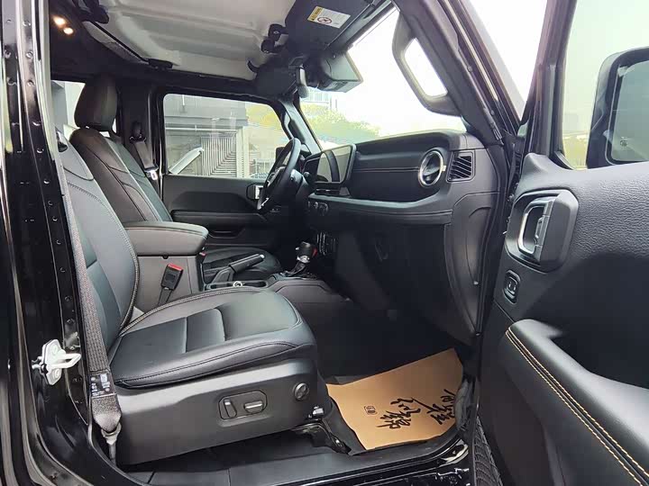 Фото 7 - Jeep Wrangler