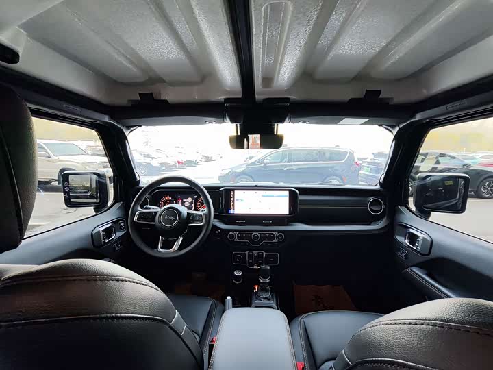 Фото 9 - Jeep Wrangler