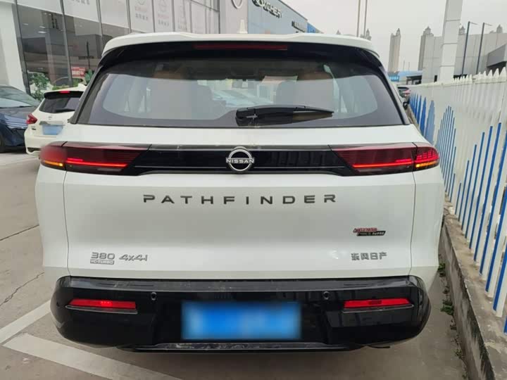 Фото 6 - Nissan Pathfinder