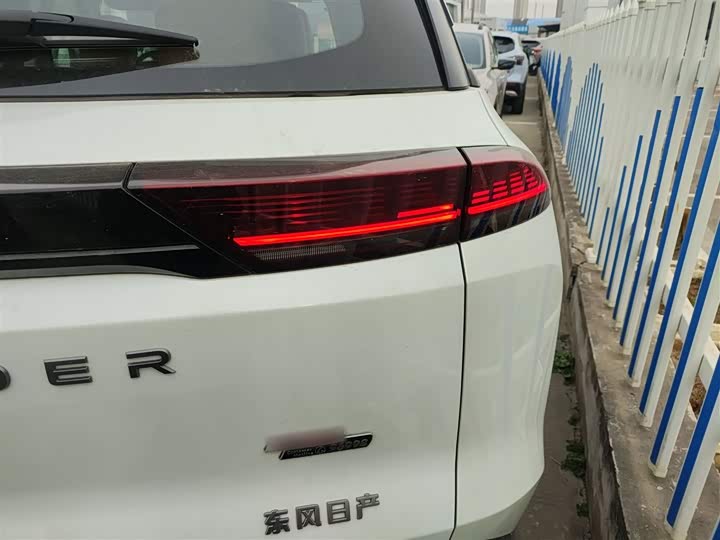 Фото 8 - Nissan Pathfinder