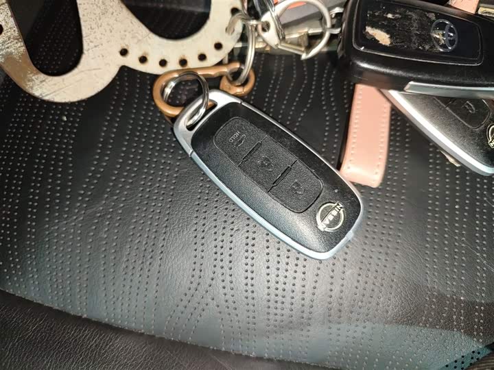 Фото 9 - Nissan Teana