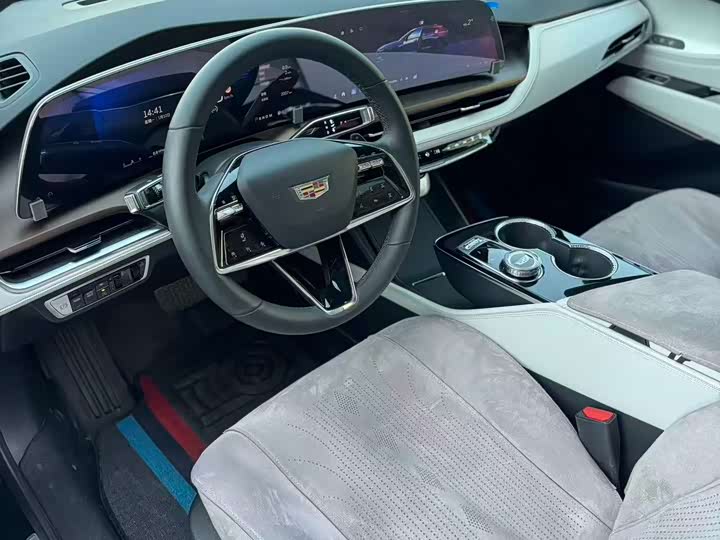 Фото 7 - Cadillac GT4