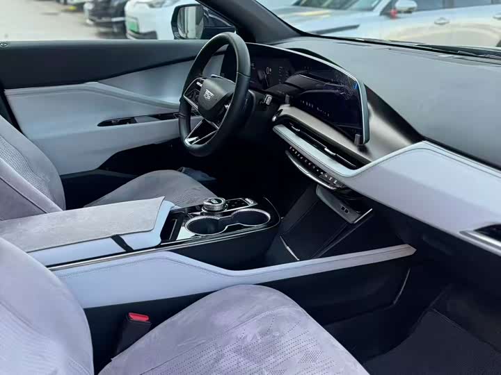 Фото 8 - Cadillac GT4