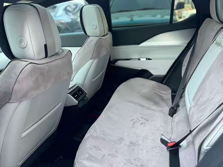 Фото 9 - Cadillac GT4