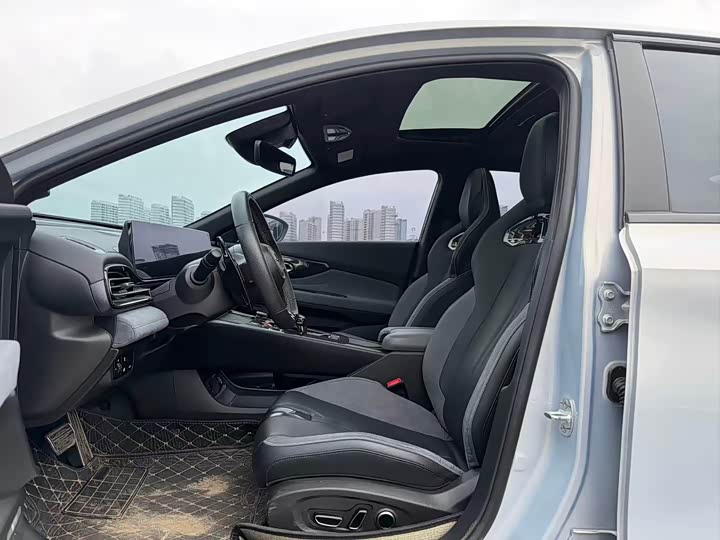 Фото 7 - GAC Trumpchi Empow R