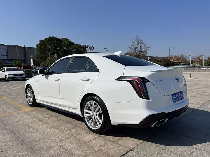 Фото 6 - Cadillac CT4