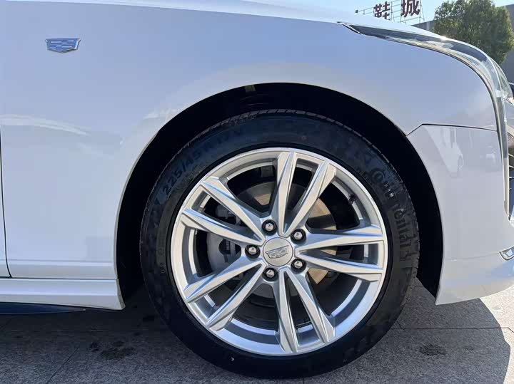 Фото 9 - Cadillac CT4