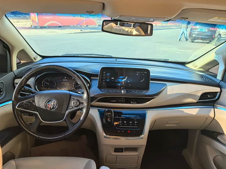 Фото 9 - Buick GL8 ES