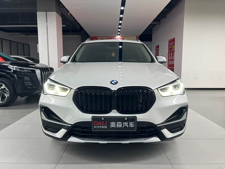 Фото 2 - BMW X1