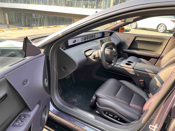 Фото 8 - Avatr 06