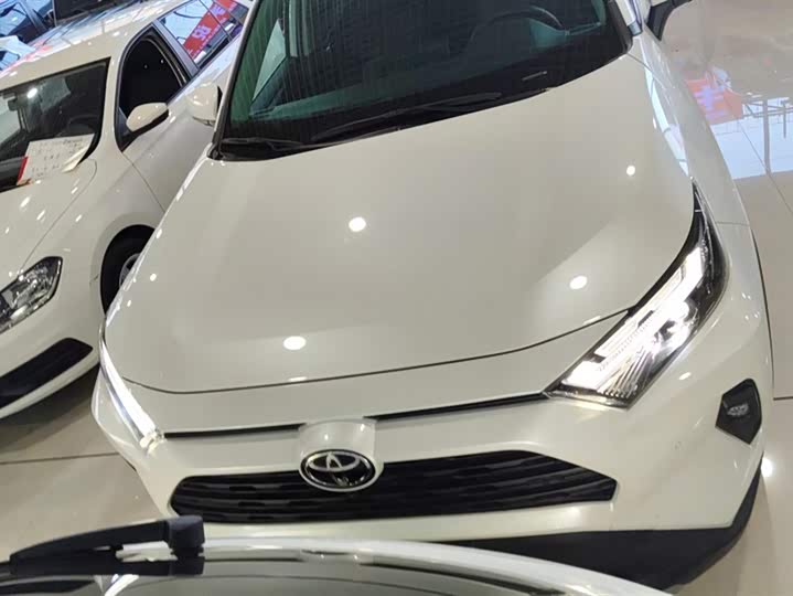 Фото 2 - Toyota RAV4