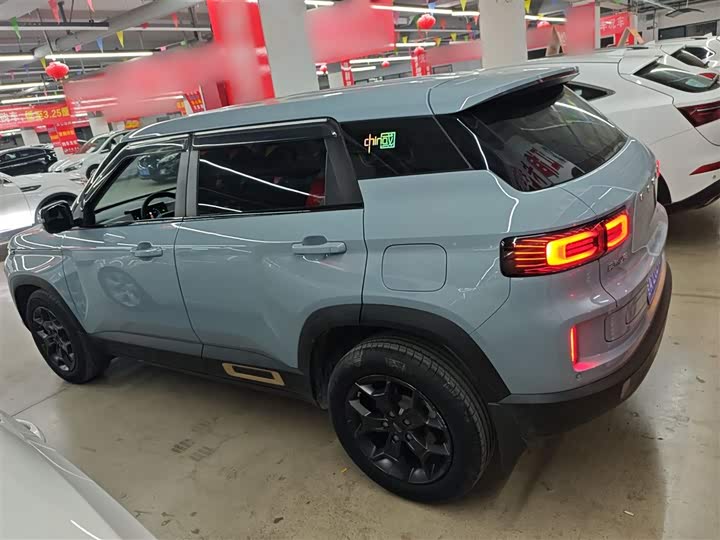 Фото 5 - Geely Icon