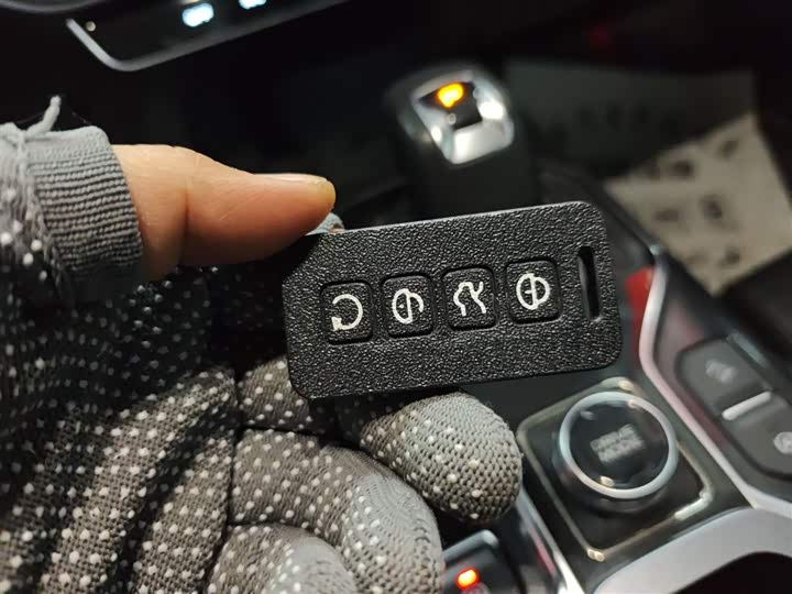 Фото 9 - Geely Icon