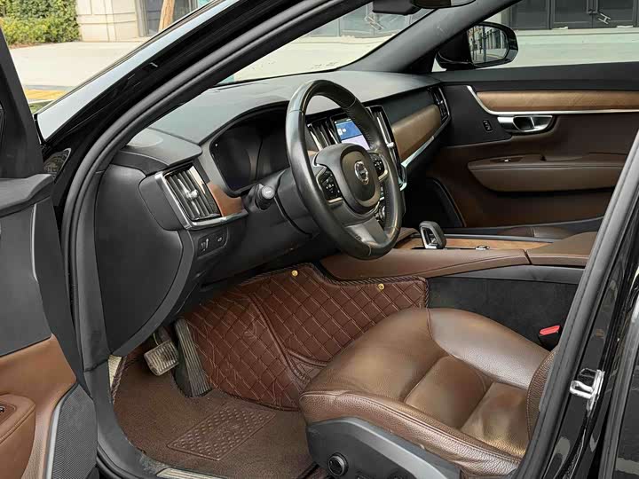 Фото 6 - Volvo S90