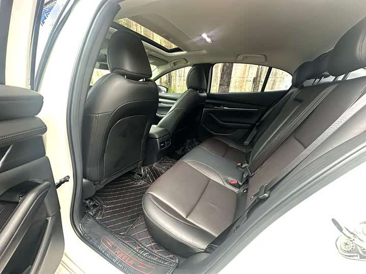 Фото 5 - Mazda 3 (Axela)