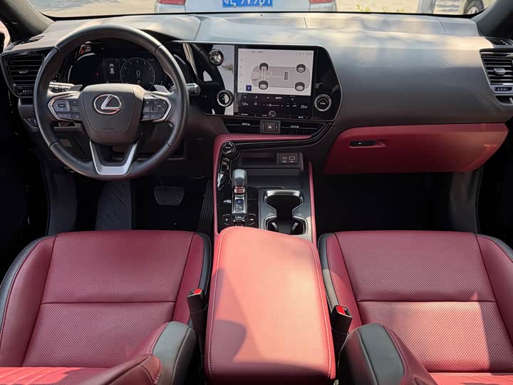 Фото 6 - Lexus NX