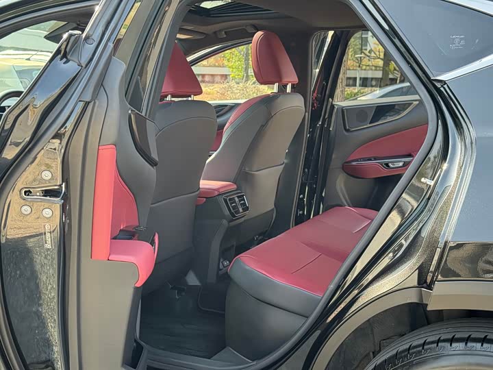 Фото 7 - Lexus NX