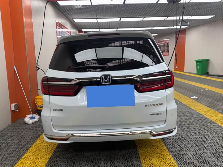 Фото 3 - Honda Elysion