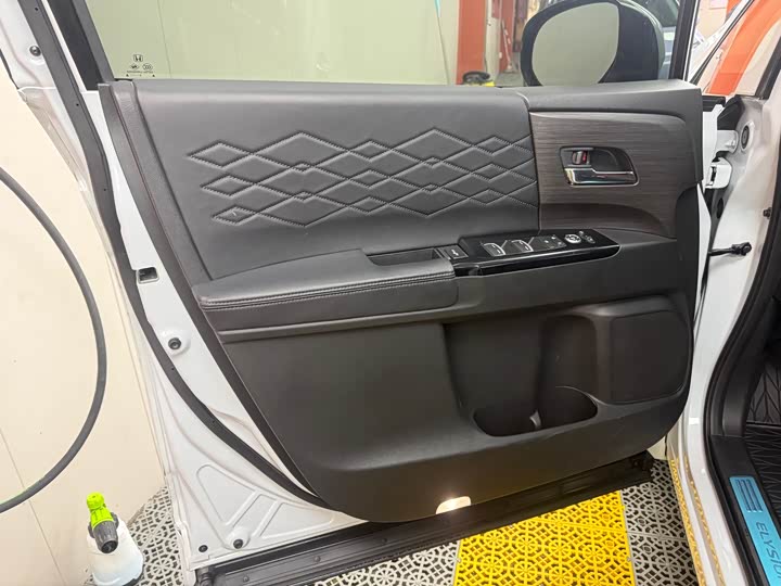 Фото 7 - Honda Elysion