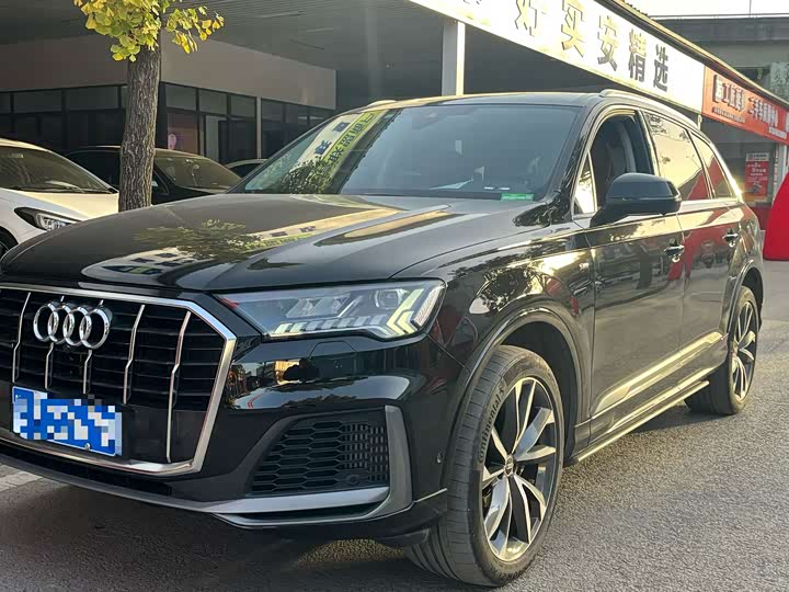 Фото 1 - Audi Q7